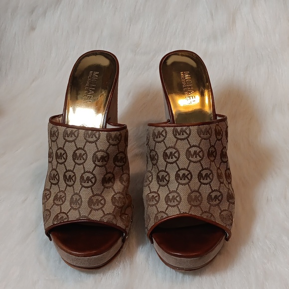 Michael Kors Leather Monogram Mule Size 9 1/2 - Picture 1 of 8